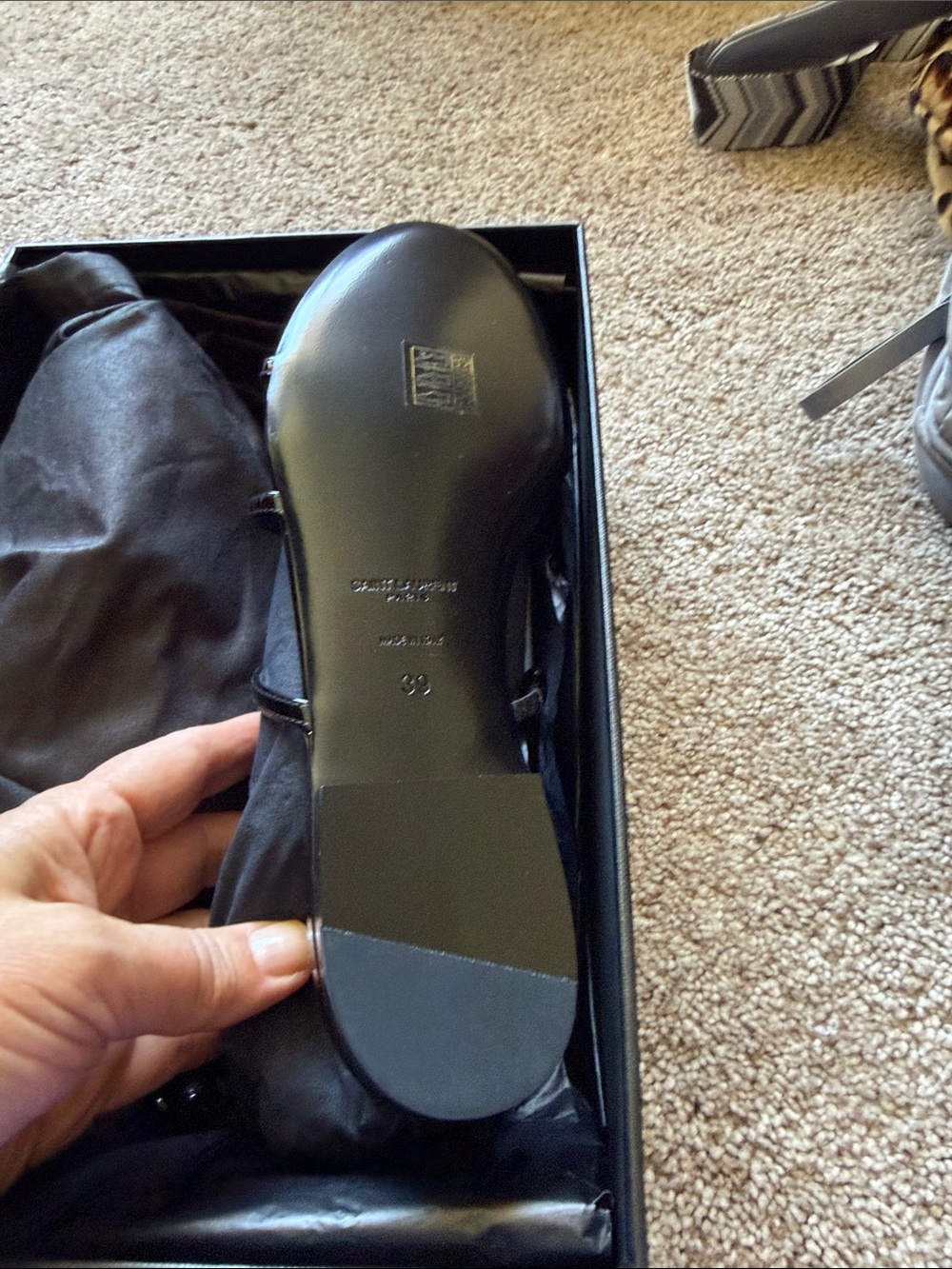 Yves Saint Laurent Black Patent Logo Slide Sandal - Picture 2 of 6